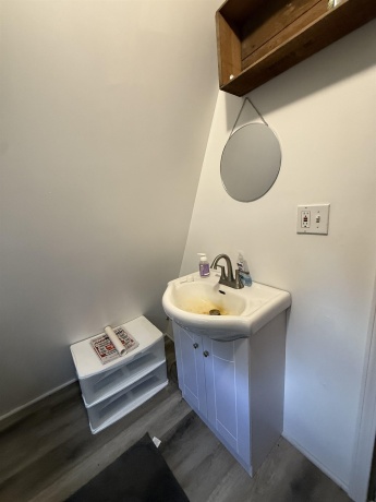 10 Galena Oak, ELIZABETH, Illinois 61028, 2 Bedrooms Bedrooms, ,1 BathroomBathrooms,House,For Sale,Galena Oak,202502116