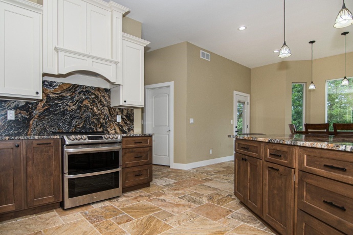 1735 Creek Wood, DUBUQUE, Iowa 52003, 5 Bedrooms Bedrooms, ,5 BathroomsBathrooms,House,For Sale,Creek Wood,202502159