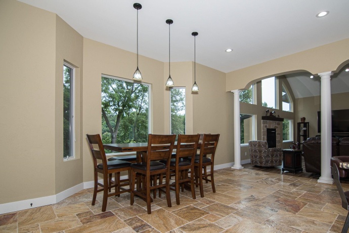 1735 Creek Wood, DUBUQUE, Iowa 52003, 5 Bedrooms Bedrooms, ,5 BathroomsBathrooms,House,For Sale,Creek Wood,202502159