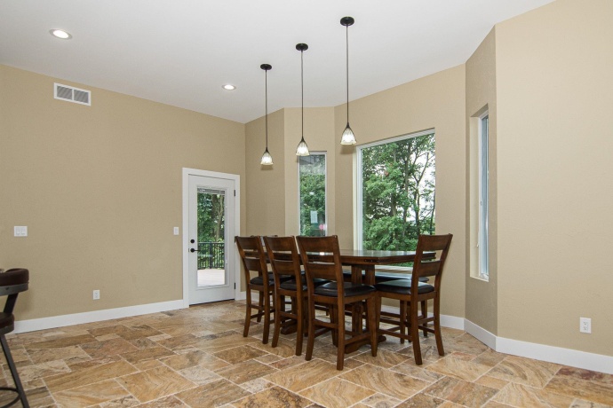 1735 Creek Wood, DUBUQUE, Iowa 52003, 5 Bedrooms Bedrooms, ,5 BathroomsBathrooms,House,For Sale,Creek Wood,202502159