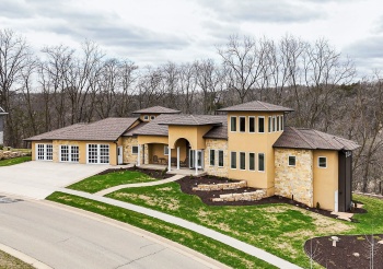 1735 Creek Wood, DUBUQUE, Iowa 52003, 5 Bedrooms Bedrooms, ,5 BathroomsBathrooms,House,For Sale,Creek Wood,202502159