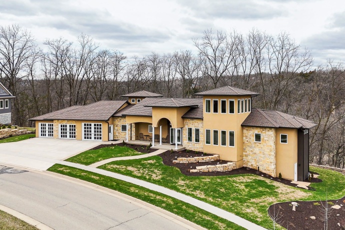 1735 Creek Wood, DUBUQUE, Iowa 52003, 5 Bedrooms Bedrooms, ,5 BathroomsBathrooms,House,For Sale,Creek Wood,202502159