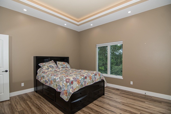 1735 Creek Wood, DUBUQUE, Iowa 52003, 5 Bedrooms Bedrooms, ,5 BathroomsBathrooms,House,For Sale,Creek Wood,202502159