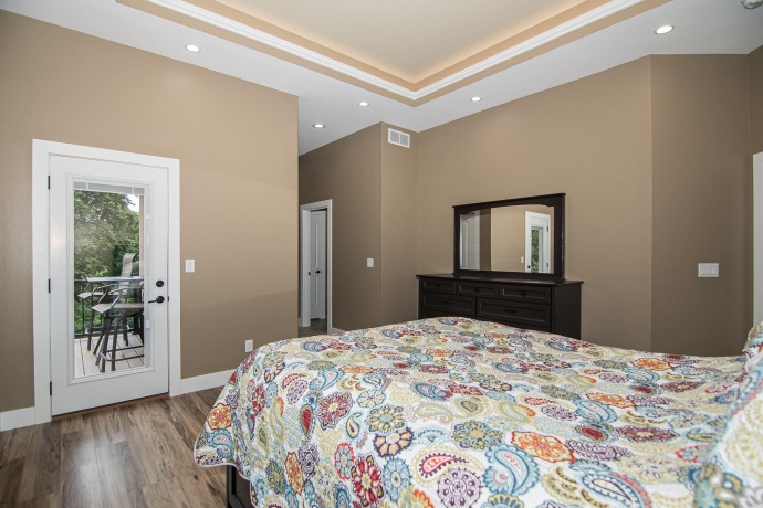 1735 Creek Wood, DUBUQUE, Iowa 52003, 5 Bedrooms Bedrooms, ,5 BathroomsBathrooms,House,For Sale,Creek Wood,202502159