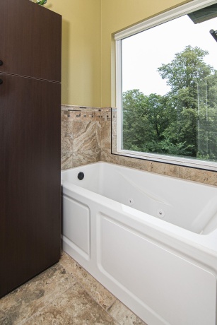 1735 Creek Wood, DUBUQUE, Iowa 52003, 5 Bedrooms Bedrooms, ,5 BathroomsBathrooms,House,For Sale,Creek Wood,202502159