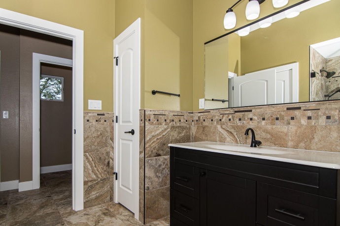 1735 Creek Wood, DUBUQUE, Iowa 52003, 5 Bedrooms Bedrooms, ,5 BathroomsBathrooms,House,For Sale,Creek Wood,202502159