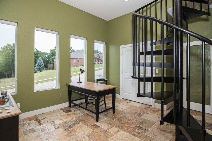 1735 Creek Wood, DUBUQUE, Iowa 52003, 5 Bedrooms Bedrooms, ,5 BathroomsBathrooms,House,For Sale,Creek Wood,202502159