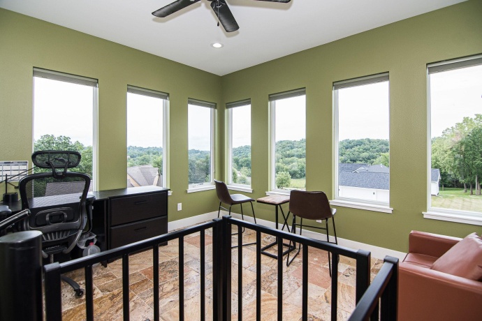 1735 Creek Wood, DUBUQUE, Iowa 52003, 5 Bedrooms Bedrooms, ,5 BathroomsBathrooms,House,For Sale,Creek Wood,202502159