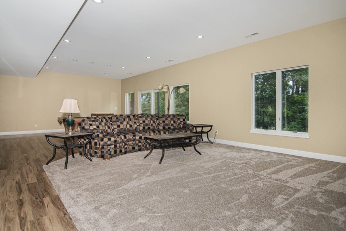 1735 Creek Wood, DUBUQUE, Iowa 52003, 5 Bedrooms Bedrooms, ,5 BathroomsBathrooms,House,For Sale,Creek Wood,202502159