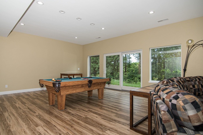 1735 Creek Wood, DUBUQUE, Iowa 52003, 5 Bedrooms Bedrooms, ,5 BathroomsBathrooms,House,For Sale,Creek Wood,202502159