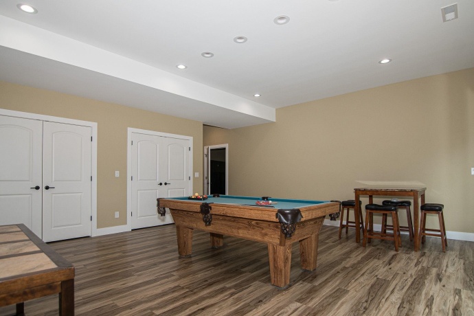 1735 Creek Wood, DUBUQUE, Iowa 52003, 5 Bedrooms Bedrooms, ,5 BathroomsBathrooms,House,For Sale,Creek Wood,202502159