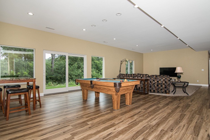 1735 Creek Wood, DUBUQUE, Iowa 52003, 5 Bedrooms Bedrooms, ,5 BathroomsBathrooms,House,For Sale,Creek Wood,202502159