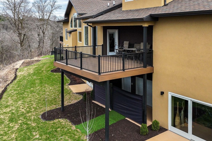 1735 Creek Wood, DUBUQUE, Iowa 52003, 5 Bedrooms Bedrooms, ,5 BathroomsBathrooms,House,For Sale,Creek Wood,202502159