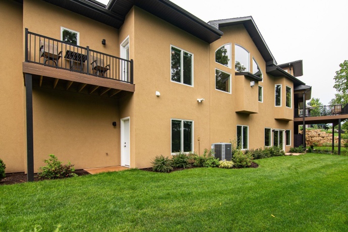 1735 Creek Wood, DUBUQUE, Iowa 52003, 5 Bedrooms Bedrooms, ,5 BathroomsBathrooms,House,For Sale,Creek Wood,202502159