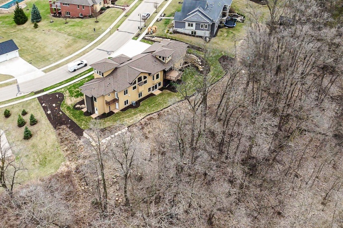 1735 Creek Wood, DUBUQUE, Iowa 52003, 5 Bedrooms Bedrooms, ,5 BathroomsBathrooms,House,For Sale,Creek Wood,202502159