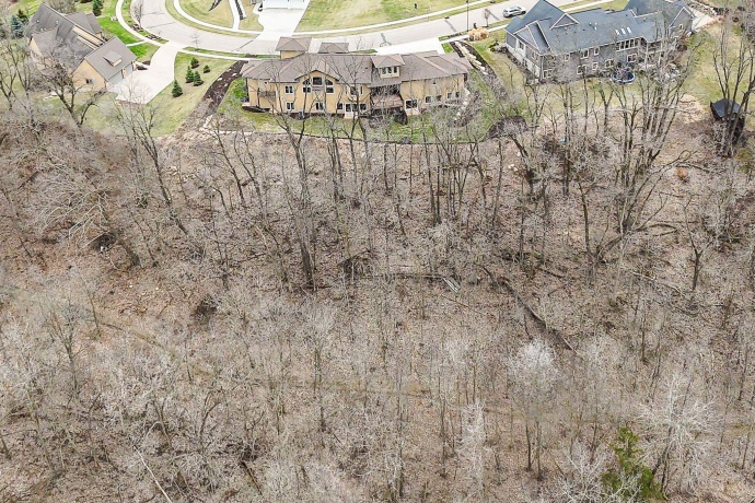 1735 Creek Wood, DUBUQUE, Iowa 52003, 5 Bedrooms Bedrooms, ,5 BathroomsBathrooms,House,For Sale,Creek Wood,202502159