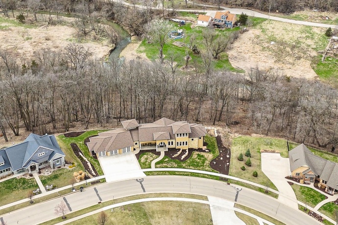 1735 Creek Wood, DUBUQUE, Iowa 52003, 5 Bedrooms Bedrooms, ,5 BathroomsBathrooms,House,For Sale,Creek Wood,202502159