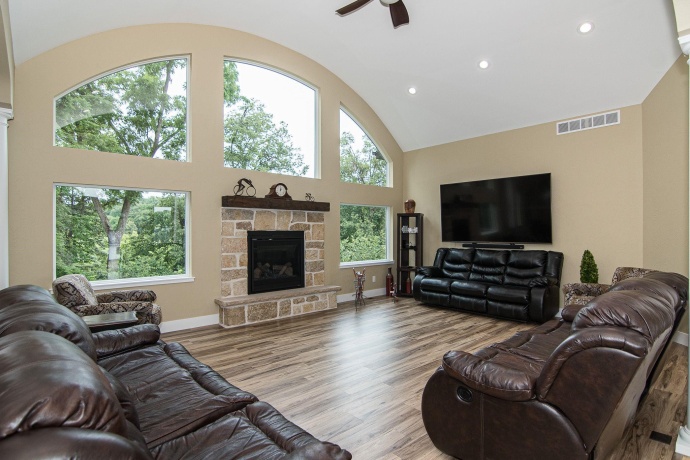 1735 Creek Wood, DUBUQUE, Iowa 52003, 5 Bedrooms Bedrooms, ,5 BathroomsBathrooms,House,For Sale,Creek Wood,202502159