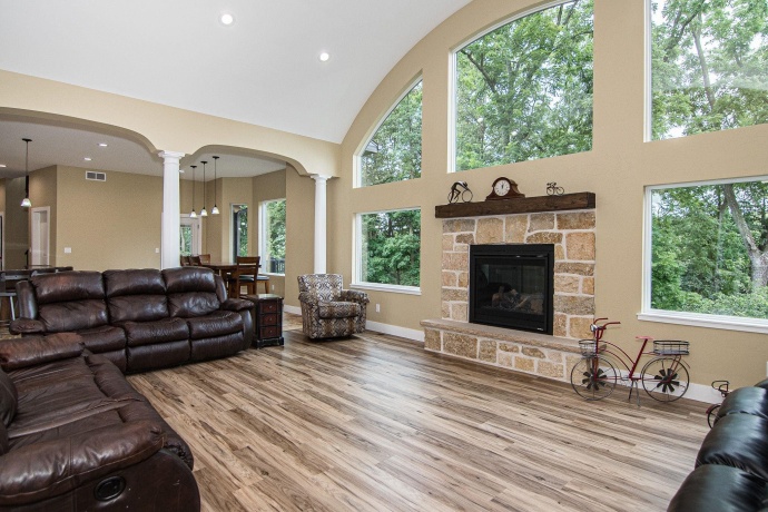 1735 Creek Wood, DUBUQUE, Iowa 52003, 5 Bedrooms Bedrooms, ,5 BathroomsBathrooms,House,For Sale,Creek Wood,202502159