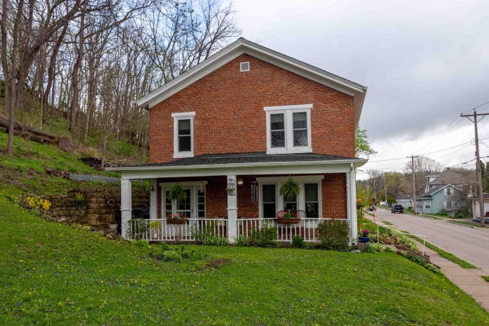 502 Dewey, GALENA, Illinois 61036, 3 Bedrooms Bedrooms, ,1 BathroomBathrooms,House,For Sale,Dewey,202502204