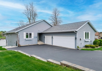 22 Delburne, LAKE SUMMERSET, Illinois 61019, 3 Bedrooms Bedrooms, ,3 BathroomsBathrooms,House,For Sale,Delburne,202500342