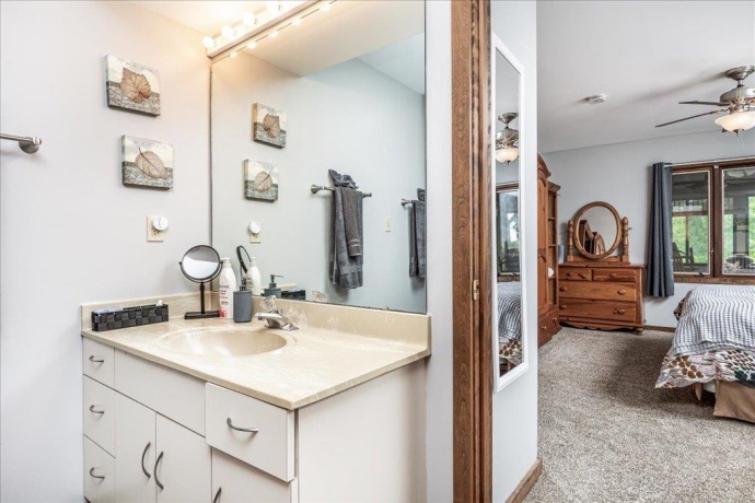 B2 Long Bay Point, GALENA, Illinois 61036, 1 Bedroom Bedrooms, ,1 BathroomBathrooms,Condominium,For Sale,Long Bay Point,202502274