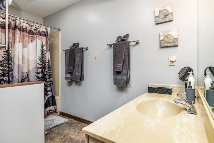 B2 Long Bay Point, GALENA, Illinois 61036, 1 Bedroom Bedrooms, ,1 BathroomBathrooms,Condominium,For Sale,Long Bay Point,202502274