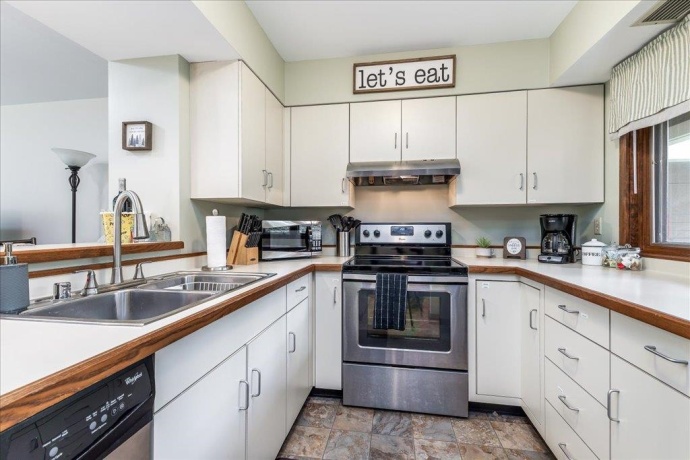 B2 Long Bay Point, GALENA, Illinois 61036, 1 Bedroom Bedrooms, ,1 BathroomBathrooms,Condominium,For Sale,Long Bay Point,202502274