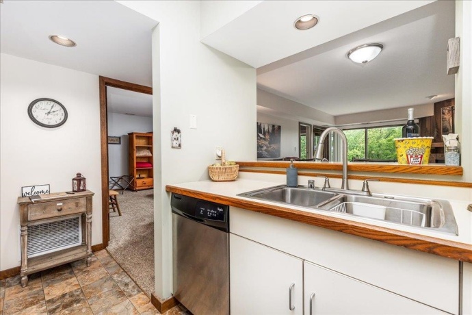 B2 Long Bay Point, GALENA, Illinois 61036, 1 Bedroom Bedrooms, ,1 BathroomBathrooms,Condominium,For Sale,Long Bay Point,202502274