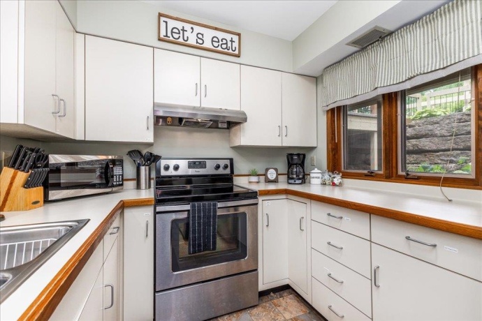 B2 Long Bay Point, GALENA, Illinois 61036, 1 Bedroom Bedrooms, ,1 BathroomBathrooms,Condominium,For Sale,Long Bay Point,202502274