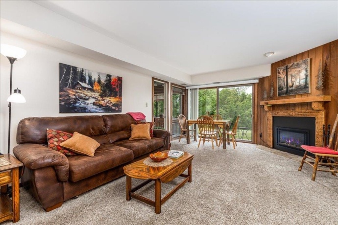 B2 Long Bay Point, GALENA, Illinois 61036, 1 Bedroom Bedrooms, ,1 BathroomBathrooms,Condominium,For Sale,Long Bay Point,202502274