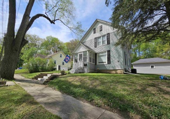 1003 Center, DIXON, Illinois 61021, 2 Bedrooms Bedrooms, ,2 BathroomsBathrooms,House,For Sale,Center,202502297