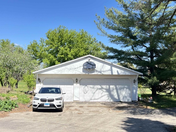 11373 US Highway 20, GALENA, Illinois 61036, 10 Bedrooms Bedrooms, ,8 BathroomsBathrooms,House,For Sale,US Highway 20,202502299