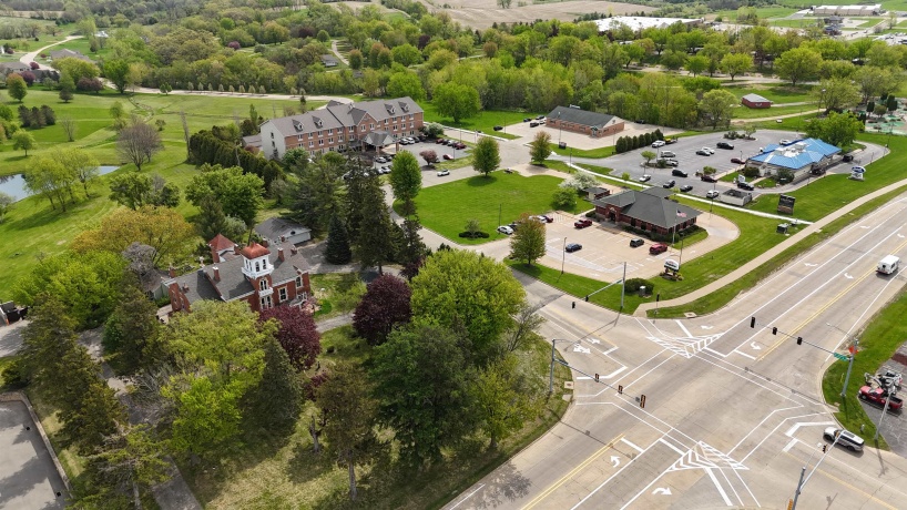 11373 US Highway 20, GALENA, Illinois 61036, 10 Bedrooms Bedrooms, ,8 BathroomsBathrooms,House,For Sale,US Highway 20,202502299