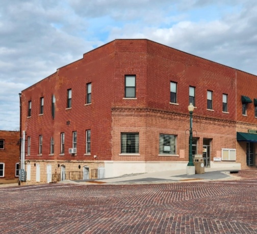 102 Market, MOUNT CARROLL, Illinois 61053, ,Mixed Use,For Sale,Market,202502325