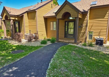 3 Creekwood, GALENA, Illinois 61036, 2 Bedrooms Bedrooms, ,2 BathroomsBathrooms,Condominium,For Sale,Creekwood,202502361