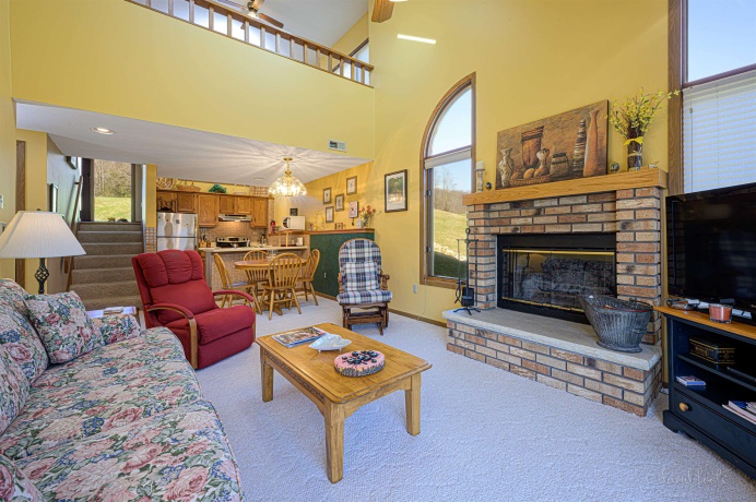13 Valleywood, GALENA, Illinois 61036, 2 Bedrooms Bedrooms, ,2 BathroomsBathrooms,Condominium,For Sale,Valleywood,202502370
