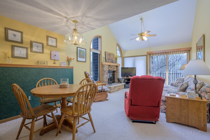 13 Valleywood, GALENA, Illinois 61036, 2 Bedrooms Bedrooms, ,2 BathroomsBathrooms,Condominium,For Sale,Valleywood,202502370