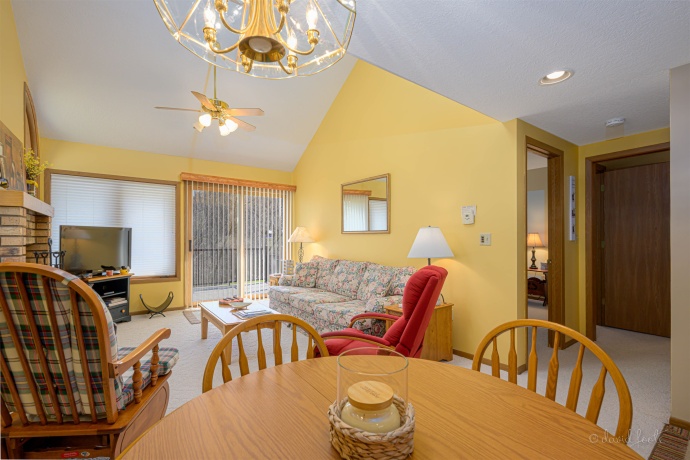 13 Valleywood, GALENA, Illinois 61036, 2 Bedrooms Bedrooms, ,2 BathroomsBathrooms,Condominium,For Sale,Valleywood,202502370
