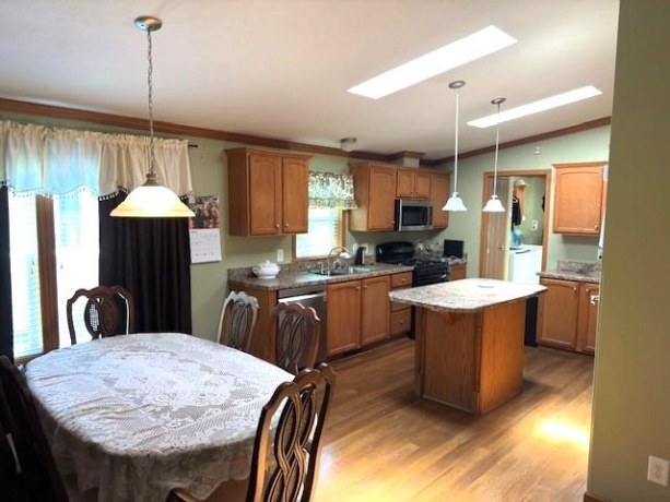 127 Club, BELVIDERE, Illinois 61008, 3 Bedrooms Bedrooms, ,2 BathroomsBathrooms,House,For Sale,Club,202502385