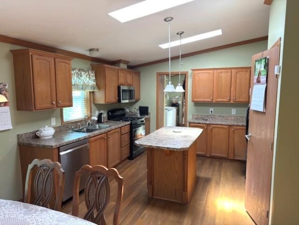 127 Club, BELVIDERE, Illinois 61008, 3 Bedrooms Bedrooms, ,2 BathroomsBathrooms,House,For Sale,Club,202502385