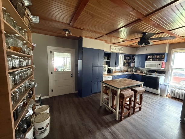 300 Holcomb, MILLEDGEVILLE, Illinois 61051, 3 Bedrooms Bedrooms, ,2 BathroomsBathrooms,House,For Sale,Holcomb,202502431