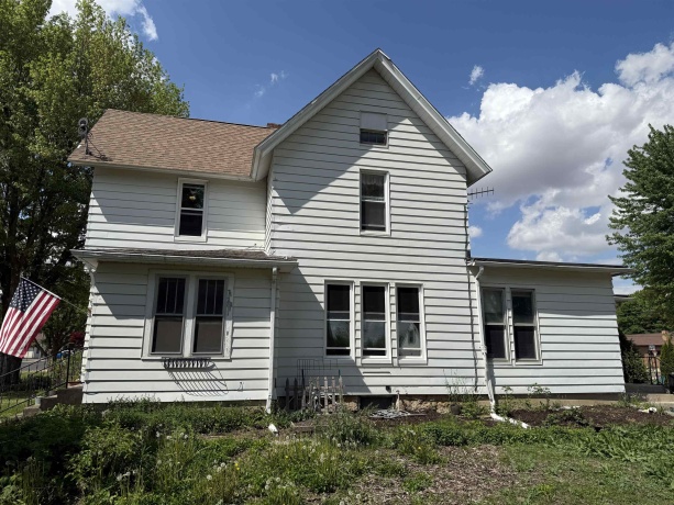 300 Holcomb, MILLEDGEVILLE, Illinois 61051, 3 Bedrooms Bedrooms, ,2 BathroomsBathrooms,House,For Sale,Holcomb,202502431