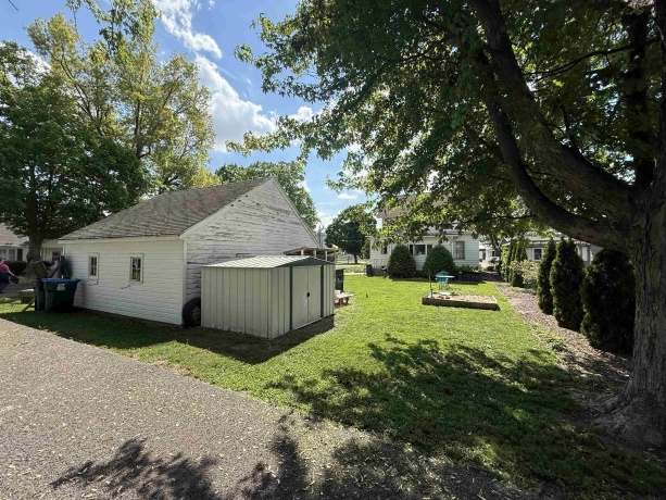 300 Holcomb, MILLEDGEVILLE, Illinois 61051, 3 Bedrooms Bedrooms, ,2 BathroomsBathrooms,House,For Sale,Holcomb,202502431