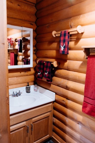 2105 Elizabeth Scales Mound, ELIZABETH, Illinois 61028, 4 Bedrooms Bedrooms, ,4 BathroomsBathrooms,House,For Sale,Elizabeth Scales Mound,202502434