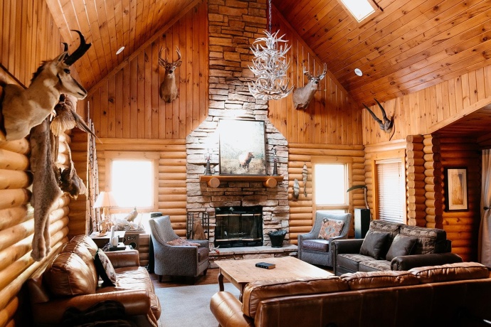 2105 Elizabeth Scales Mound, ELIZABETH, Illinois 61028, 4 Bedrooms Bedrooms, ,4 BathroomsBathrooms,House,For Sale,Elizabeth Scales Mound,202502434