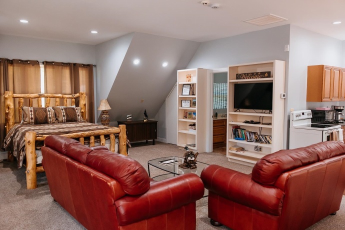 2105 Elizabeth Scales Mound, ELIZABETH, Illinois 61028, 4 Bedrooms Bedrooms, ,4 BathroomsBathrooms,House,For Sale,Elizabeth Scales Mound,202502434