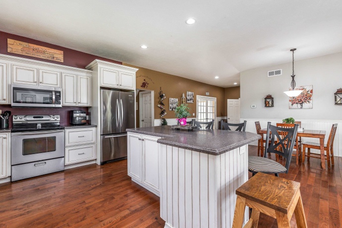 416 Galena, WARREN, Illinois 61087, 4 Bedrooms Bedrooms, ,3 BathroomsBathrooms,House,For Sale,Galena,202502492