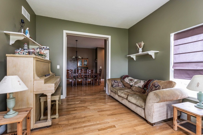 416 Galena, WARREN, Illinois 61087, 4 Bedrooms Bedrooms, ,3 BathroomsBathrooms,House,For Sale,Galena,202502492