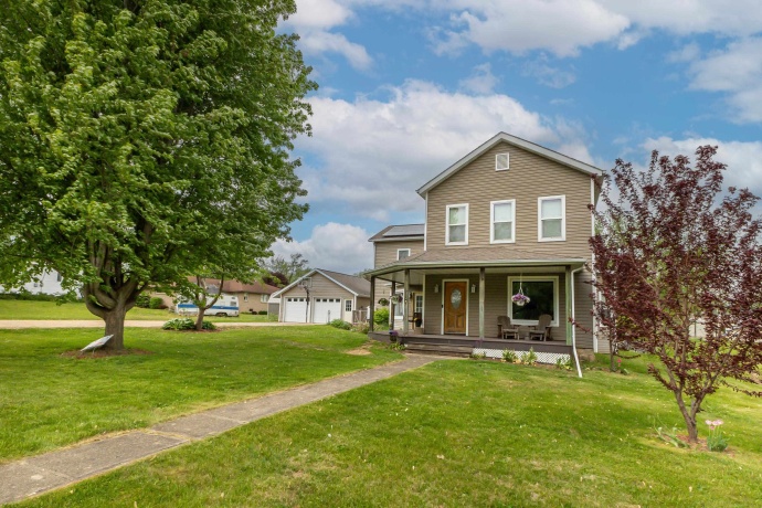 416 Galena, WARREN, Illinois 61087, 4 Bedrooms Bedrooms, ,3 BathroomsBathrooms,House,For Sale,Galena,202502492